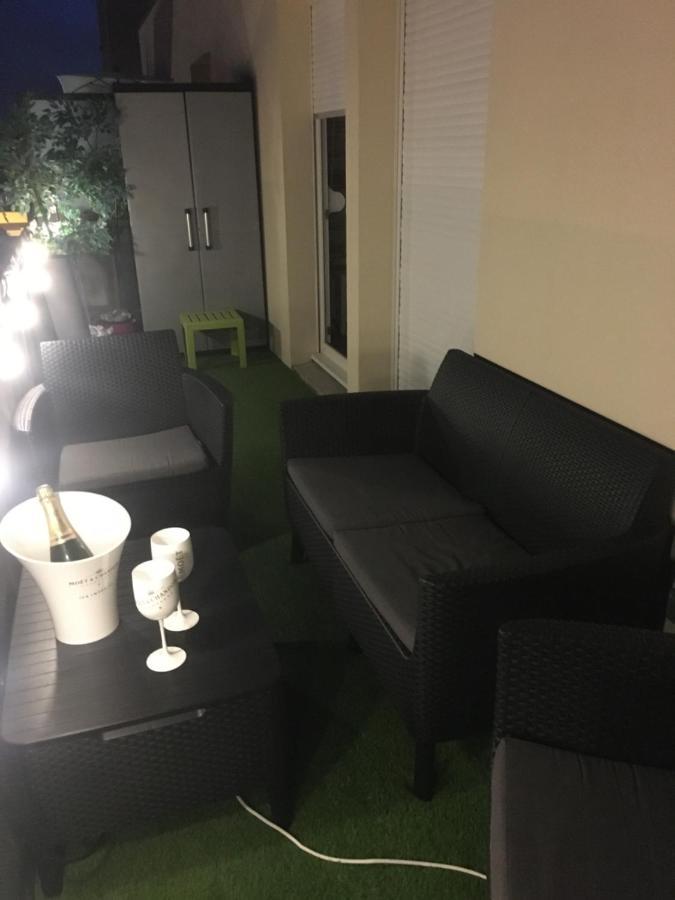 Victoria-T2-41m2-Balcon, wifi, linge, produits, ménage inclus Apartman Reims Kültér fotó