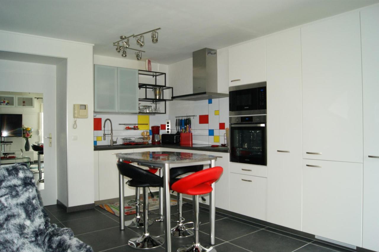 Victoria-T2-41m2-Balcon, wifi, linge, produits, ménage inclus Apartman Reims Kültér fotó