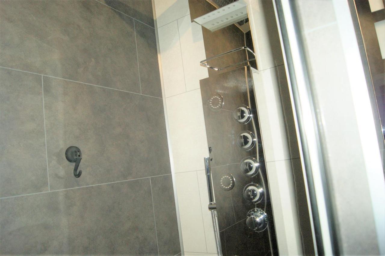 Victoria-T2-41m2-Balcon, wifi, linge, produits, ménage inclus Apartman Reims Kültér fotó