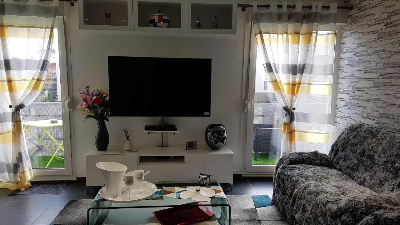 Victoria-T2-41m2-Balcon, wifi, linge, produits, ménage inclus Apartman Reims Kültér fotó